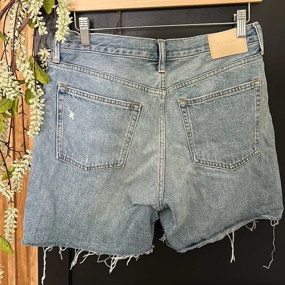 EVERLANE The relaxed Denim Short. Size 28 - Picture 3 of 11